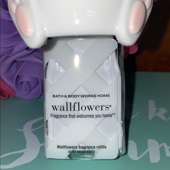 ADORABLE BUNNYWallflower Fragrance Plug In